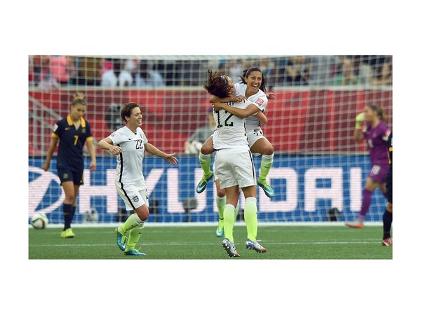 Golea Camerún; victorias de Estados Unidos y Japón