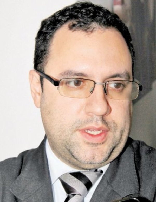 Cuevas sigue siendo investigado, dice fiscal - Edicion Impresa - ABC Color