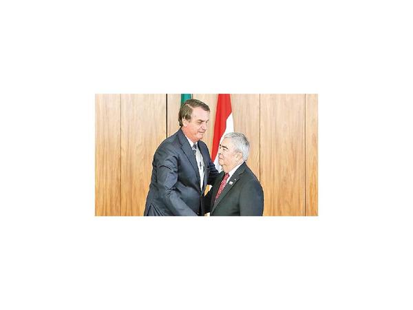 Saguier se acreditó ante Jair Bolsonaro