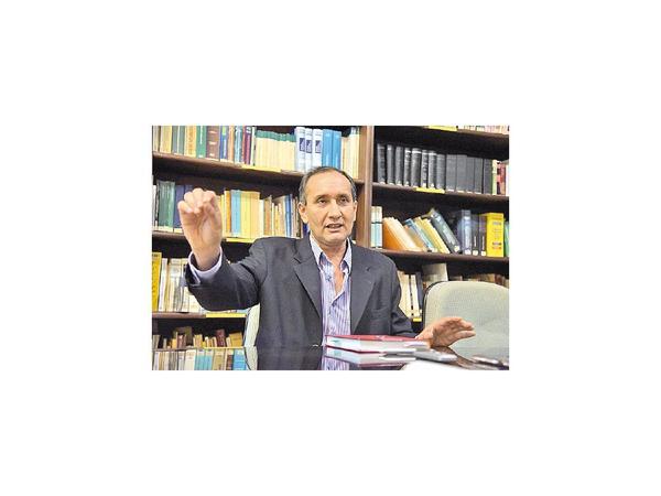 Ayala está a favor de las declaraciones juradas públicas