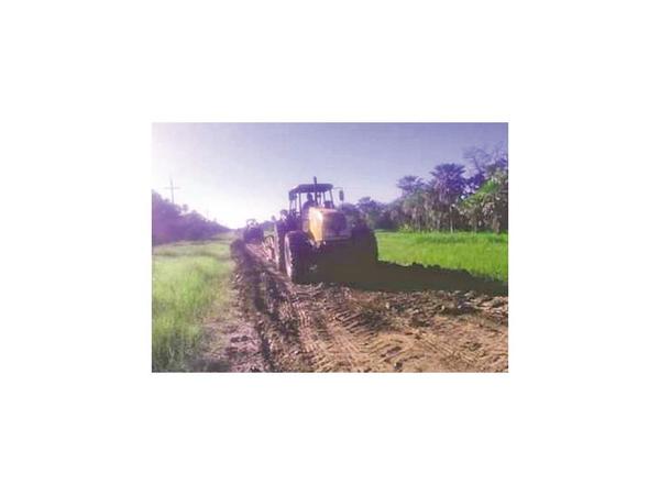 En Chaco sigue reparación de camino ante ausencia de lluvias
