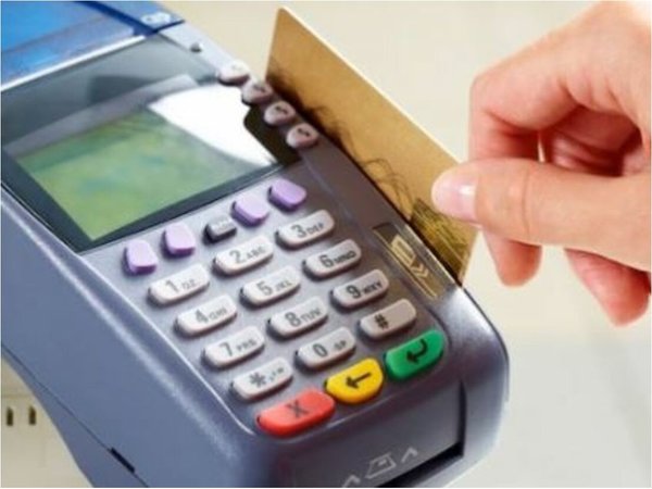 ¿Qué hacer si no quieren cobrarte con tu tarjeta?
