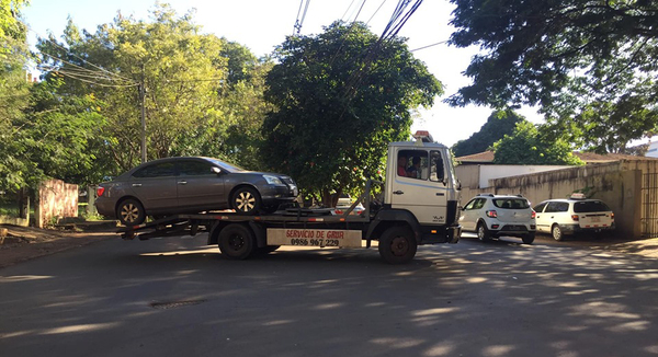 Grúa que usa comuna de CDE no fue licitada - ADN Paraguayo