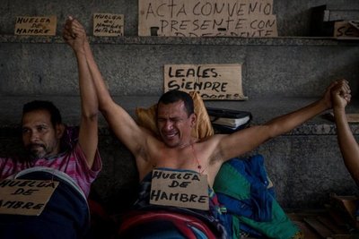 Venezolanos protestan utilizando el hambre como herramienta - ADN Paraguayo