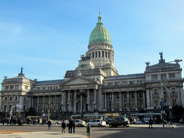 Harán respetar el cupo femenino en el Congreso de Argentina - Radio 1000 AM
