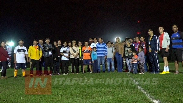 INAUGURAN LUMÍNICA Y OTRAS MEJORAS EN CANCHA GUARANÍ DE SAN JUAN DEL PARANÁ.