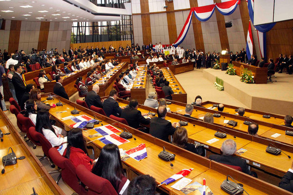 Mientras en el Senado caen los corruptos, en Diputados hasta ahora se los protege