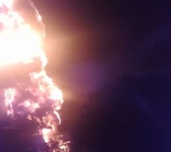 Villa Elisa: Depósito de combustible arde en llamas  - Paraguay.com