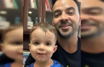 El extravagante peinado que Luis Fonsi le hizo a su hijo de dos años - C9N