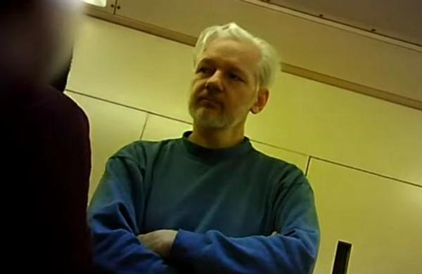 Revelan video de Julian Assange en una cárcel británica - C9N