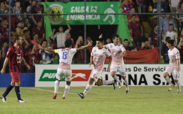 El jugador de Olimpia para San Lorenzo - Versus