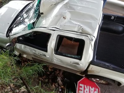 Alumna murió y su hermana quedó grave en accidente