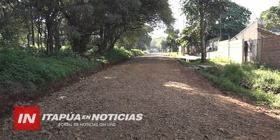 GOBERNACIÓN ARREGLA DE CAMINOS EN EL B° NVA ESPERANZA DE ENCARNACIÓN.