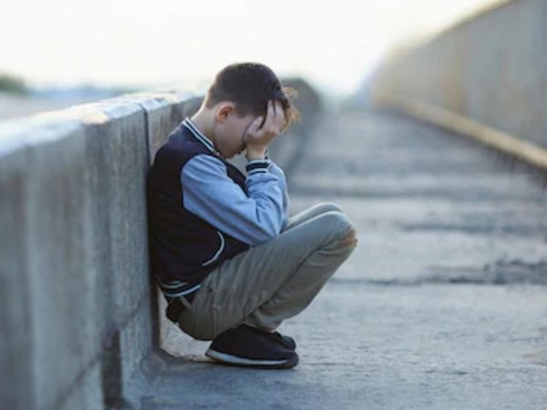Intervienen cole para frenar casos de suicidio