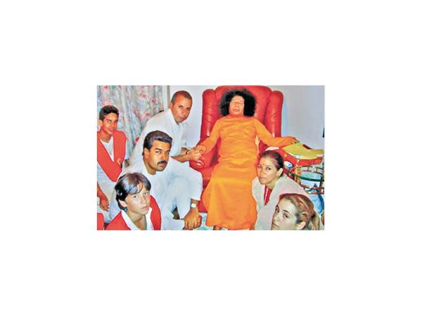 Aseguran que Maduro es devoto de Sai Baba y tiene un brujo en Miami