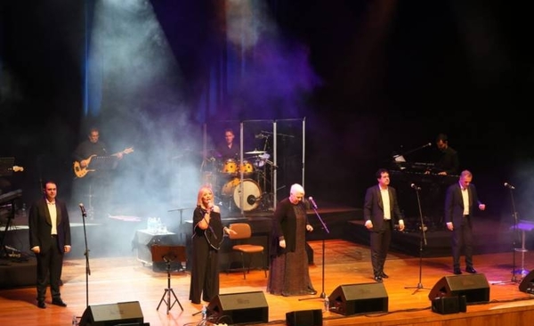 HOY / Más vigentes que nunca: Manzanero y Mocedades enamoraron a su público