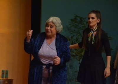 Más Funciones De Agua Clara En El Teatro Latino