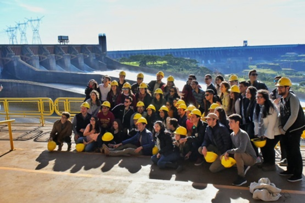 Más de 200.000 personas visitaron el Complejo Turístico Itaipú - Radio 1000 AM