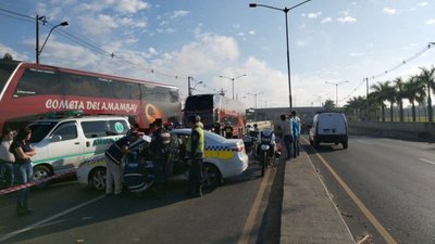 Joven muere tras perder el control de su moto - Nacionales - ABC Color