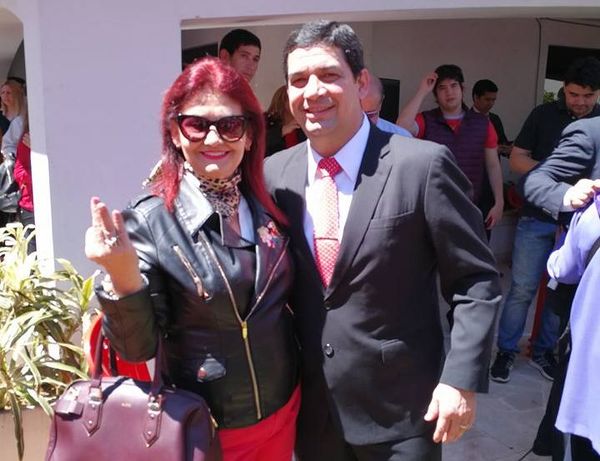 Hermana de Velázquez 'tanteó' millonario viático - Nacionales - ABC Color