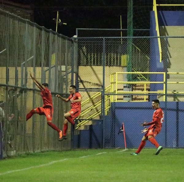 Sueña con ser por lo menos pasapelota de Cerro - Versus