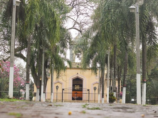Ardua tarea para restaurar el retablo de la iglesia de Altos