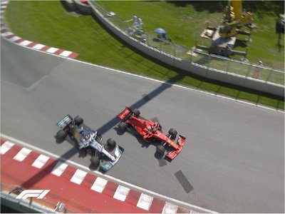 Hamilton refuerza liderato gracias a la sanción de Vettel