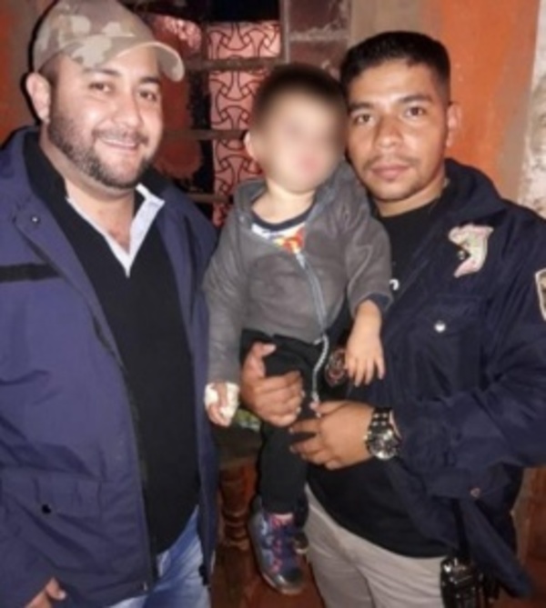 Agentes policiales asistirán a niño huérfano del séxtuple homicidio - ADN Paraguayo