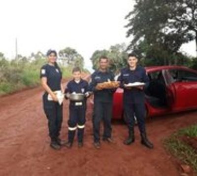 Bomberos venden empanada para tener recursos - Paraguay.com