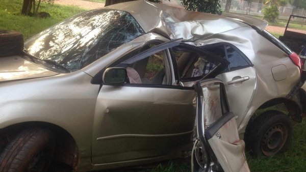 Joven murió tras chocar contra columna - Nacionales - ABC Color