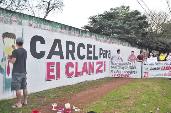 Pintata para exigir prisión de miembros del clan | Diario Vanguardia 07