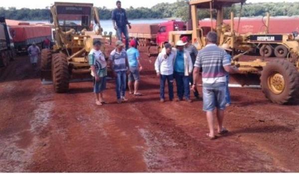 Mejoramiento de caminos rurales en distritos del suroeste del Alto Paraná