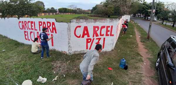 Con pintatas de muros, exigen cárcel para el clan ZI