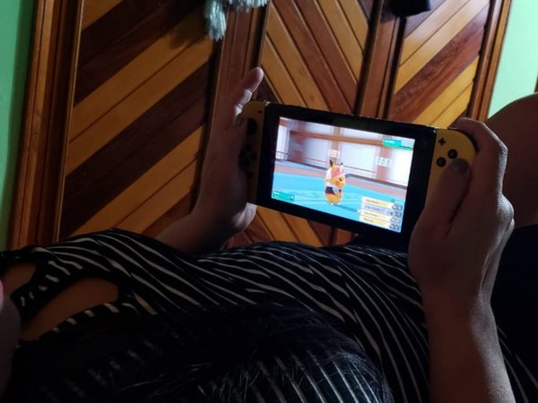 Antes perseguía malandros, ahora no deja de perseguir pokemones
