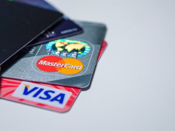 Sedeco abrirá sumario a locales que rechazaron tarjetas de crédito