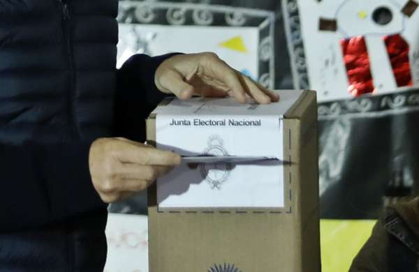 Argentina: gobernadores de cuatro provincias son reelegidos en las urnas - ADN Paraguayo