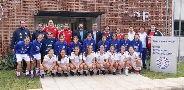La Albirroja femenina reinició trabajos para el Panamericano - Versus