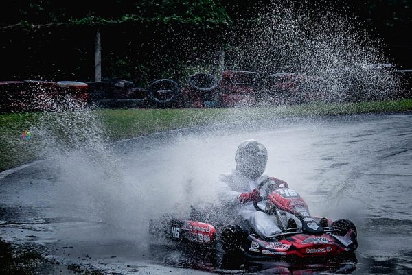 El karting celebró una vibrante 5ª fecha pasada por agua - Versus