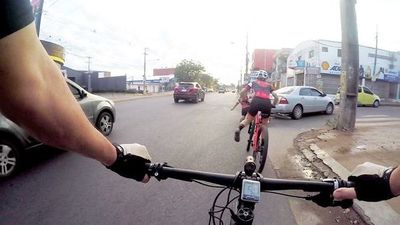 Buscan a quien chocó a ciclista y huyó - Nacionales - ABC Color