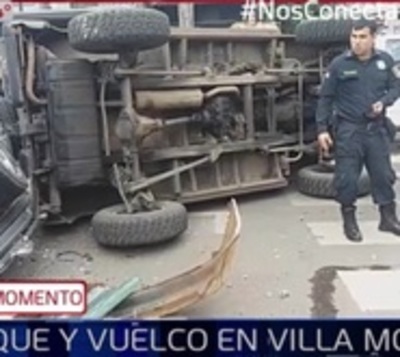 Tres vehículos chocan en Villa Morra - Paraguay.com