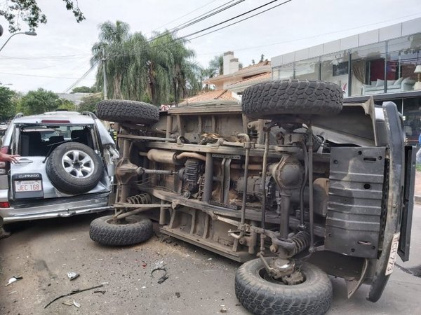 Triple choque en Villa Morra de Asunción - Nacionales - ABC Color