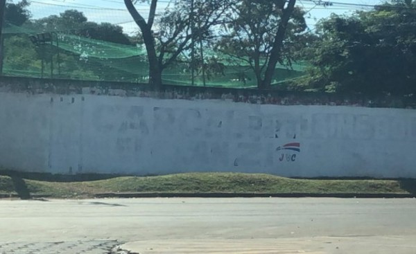 Hurreros borran pintatas contra Clan ZI