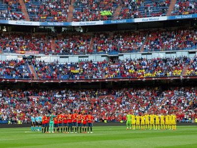 El Bernabéu guarda un emotivo minuto de silencio en honor a Reyes
