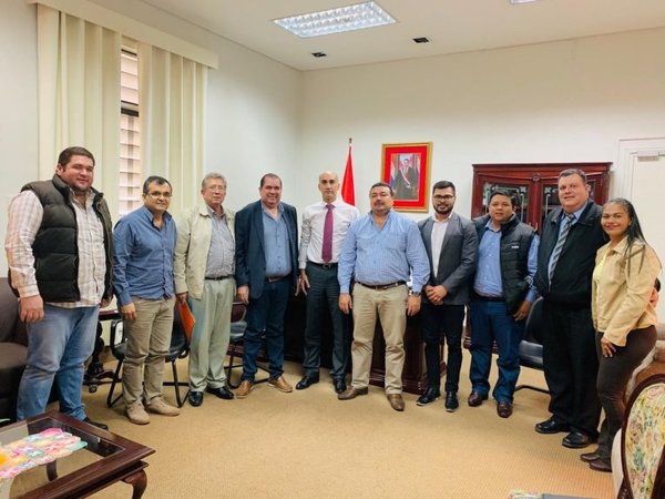 Ministro de Salud promete mejoras para Yby Ya'u - Nacionales - ABC Color