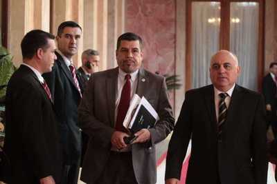 Gobierno dispone medidas inmediatas para estimular el comercio en el este | .::Agencia IP::.