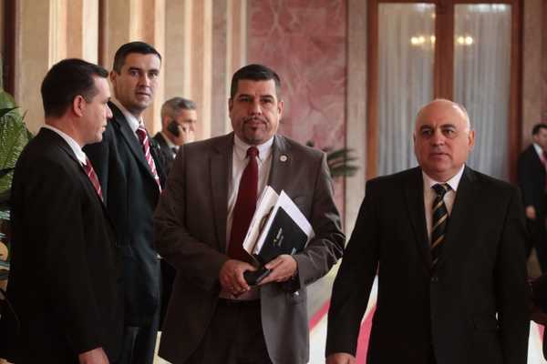 Gobierno dispone medidas inmediatas para estimular el comercio en el este | .::Agencia IP::.