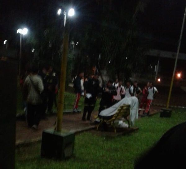 Hallan muerto a un hombre frente a Municipalidad de Presidente Franco