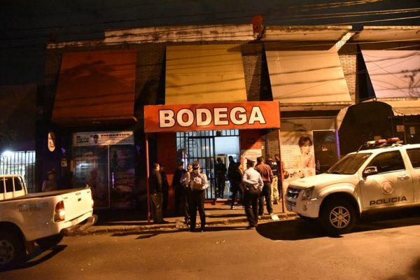 Fiscalía continúa buscando evidencias de feminicidio en bodega - 730am - ABC Color