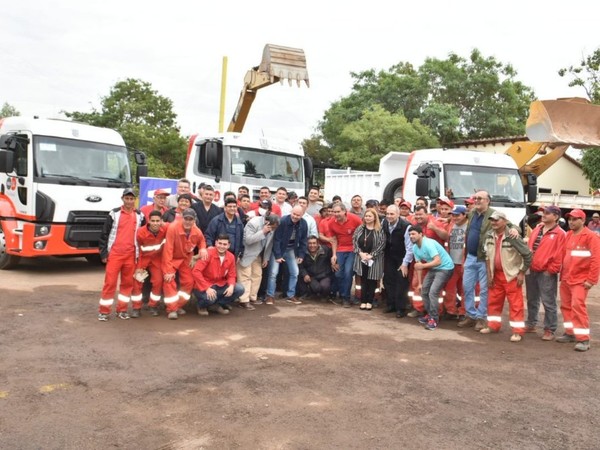 Nuevos camiones para reparar calles - Radio 1000 AM