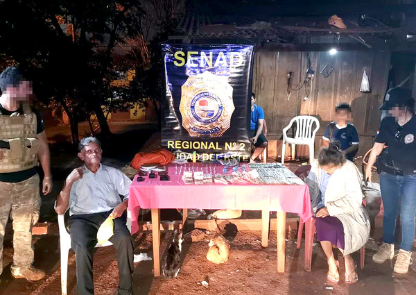 Pareja de ancianos detenidos por microtráfico durante allanamiento
